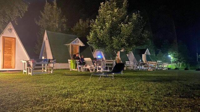 Una Kamp Hotel Bosanska Krupa Exterior foto