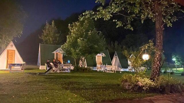 Una Kamp Hotel Bosanska Krupa Exterior foto
