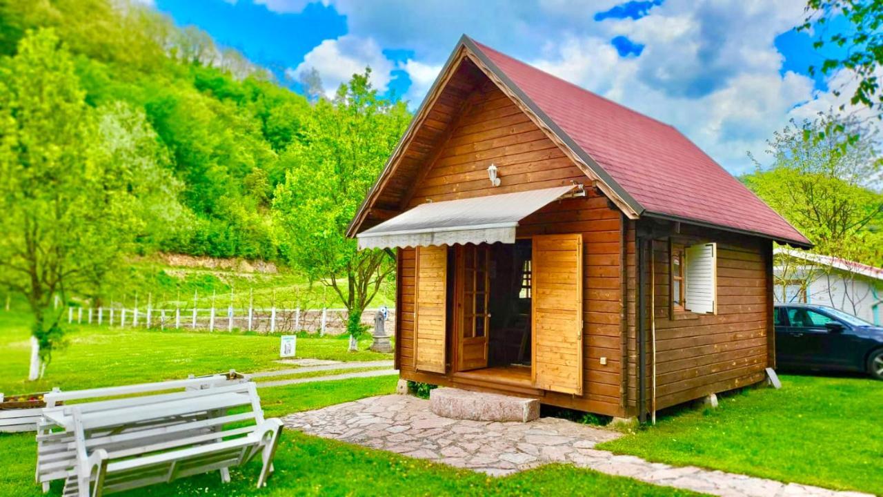 Una Kamp Hotel Bosanska Krupa Exterior foto