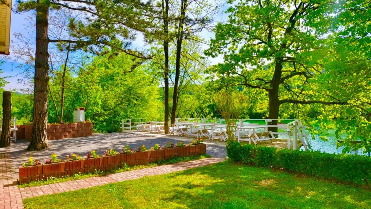Una Kamp Hotel Bosanska Krupa Exterior foto