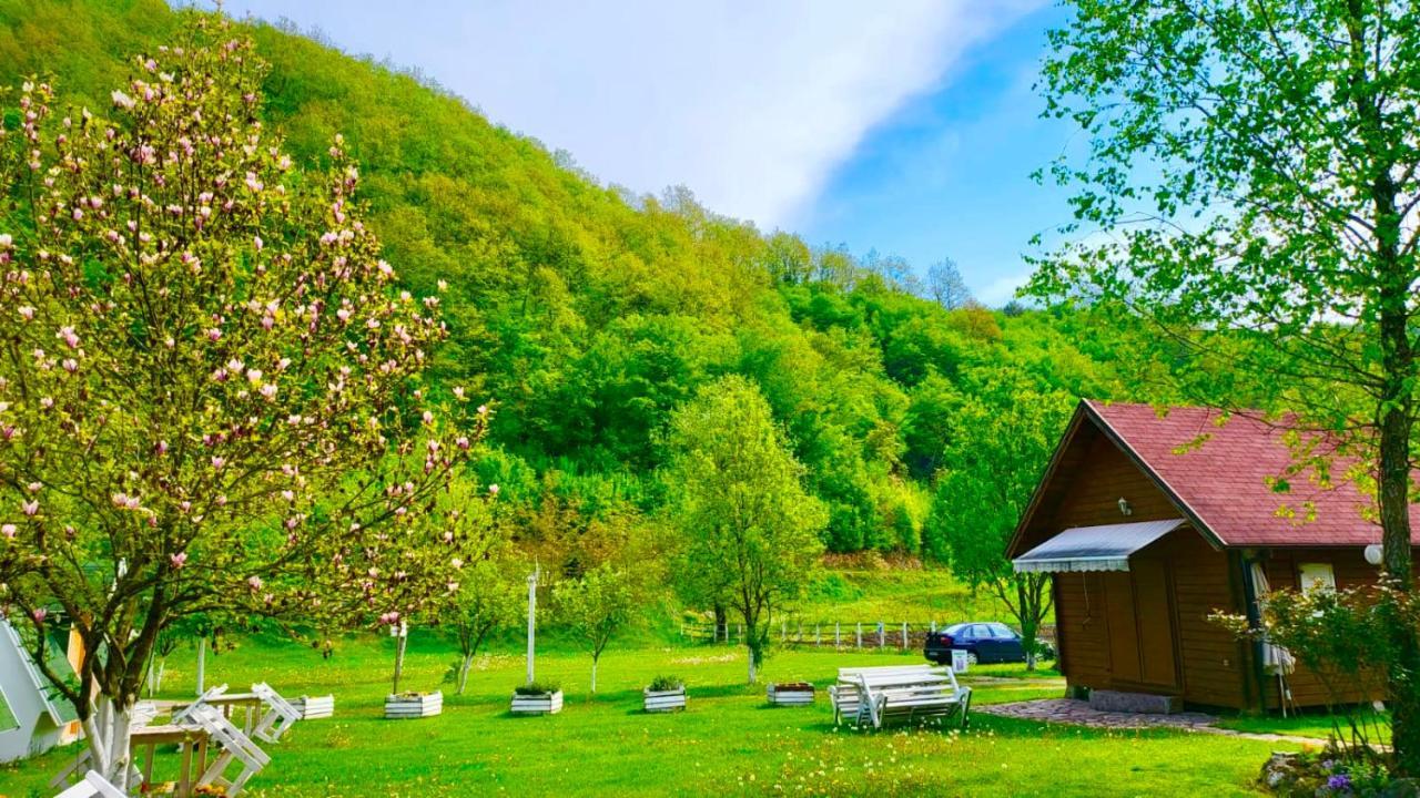 Una Kamp Hotel Bosanska Krupa Exterior foto